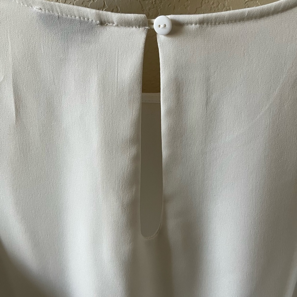 Lucca Women’s White Blouse Tiered Ruffle Sleeves Round Neck Size M - Picture 6 of 8